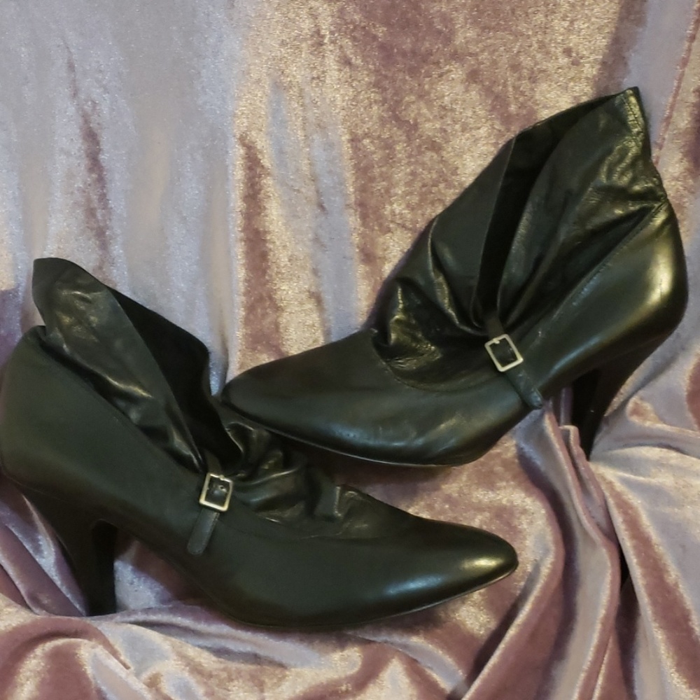 Leather Nine West brand black bootie/high heel